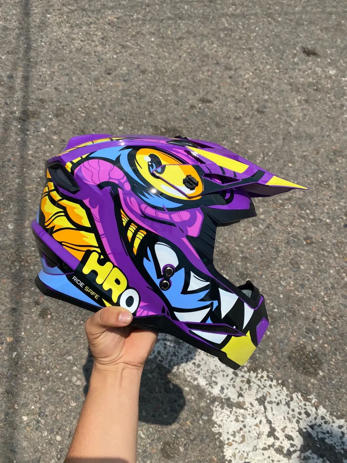 MORADO-NEGRO-AMARILLO