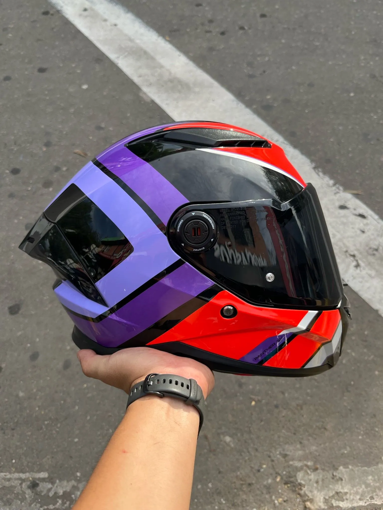 NEGRO-ROJO-MORADO