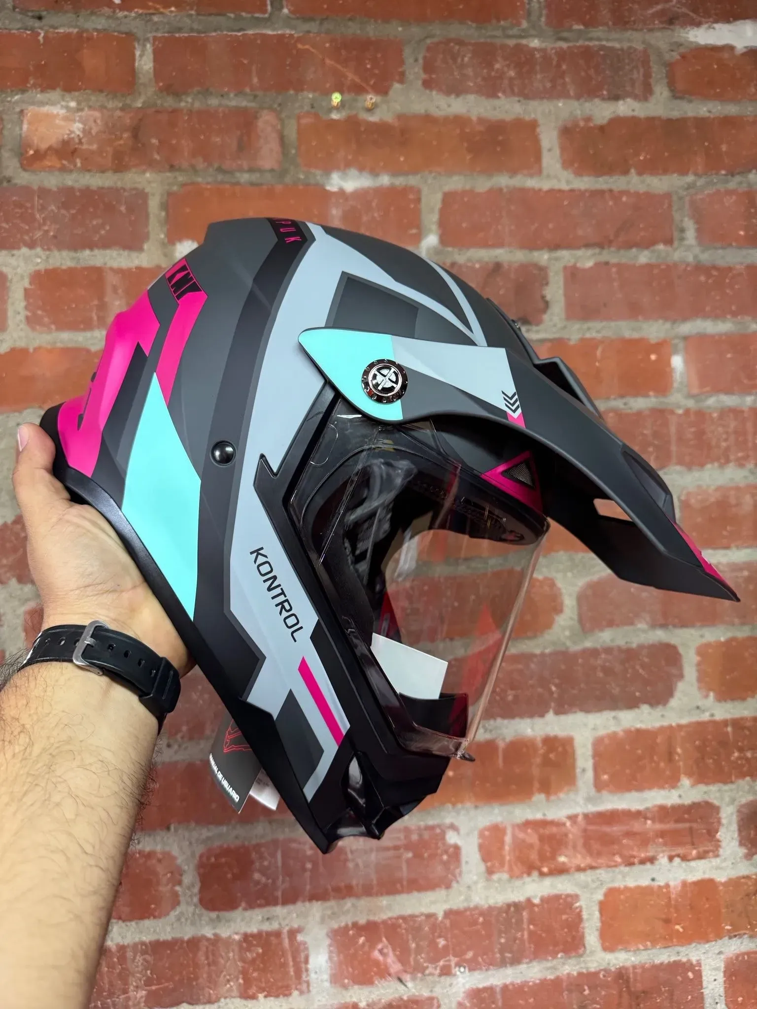 NEGRO-GRIS-ROSADO-AZUL